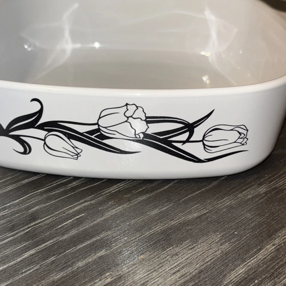 Rare Corning Ware Bakeware A-1-B Lyric Black Tulip Casserole Dish 1 Liter